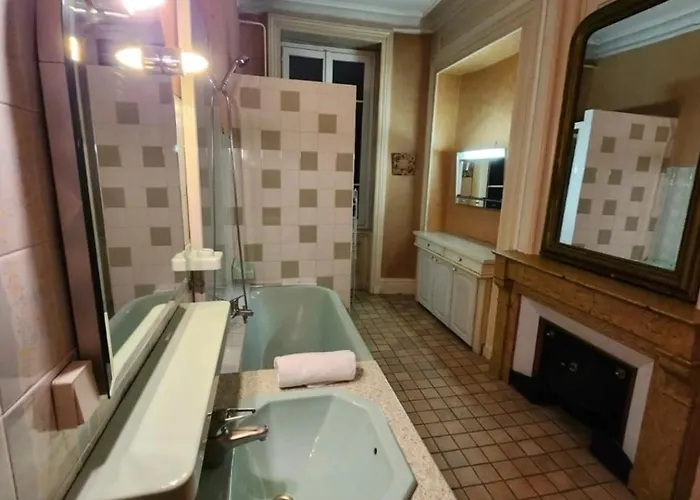 Grand 100 M2 A 5 Min De Bellecour アパート